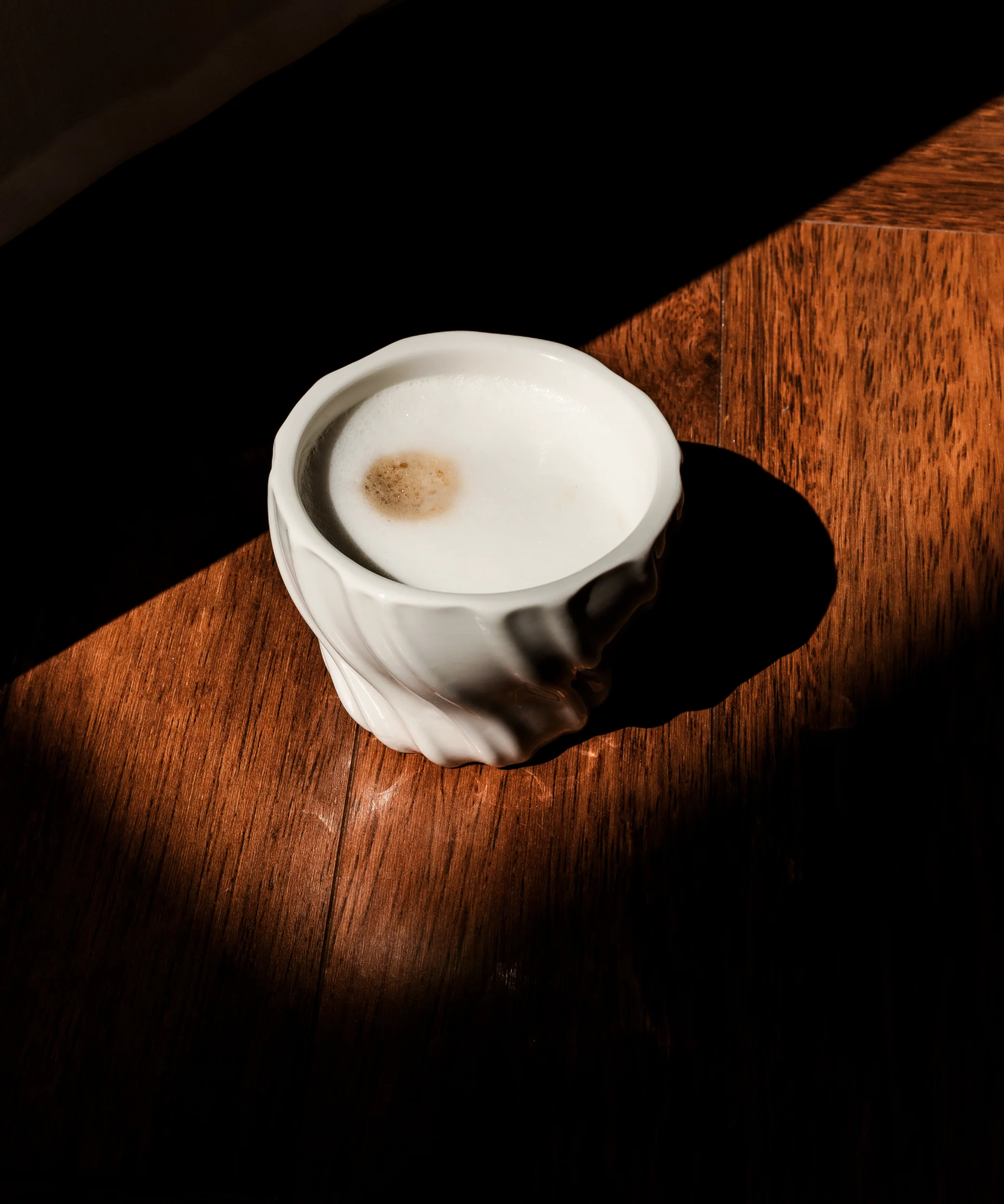 Keramik Becher mit Wellenstruktur | Kaia - Image 10